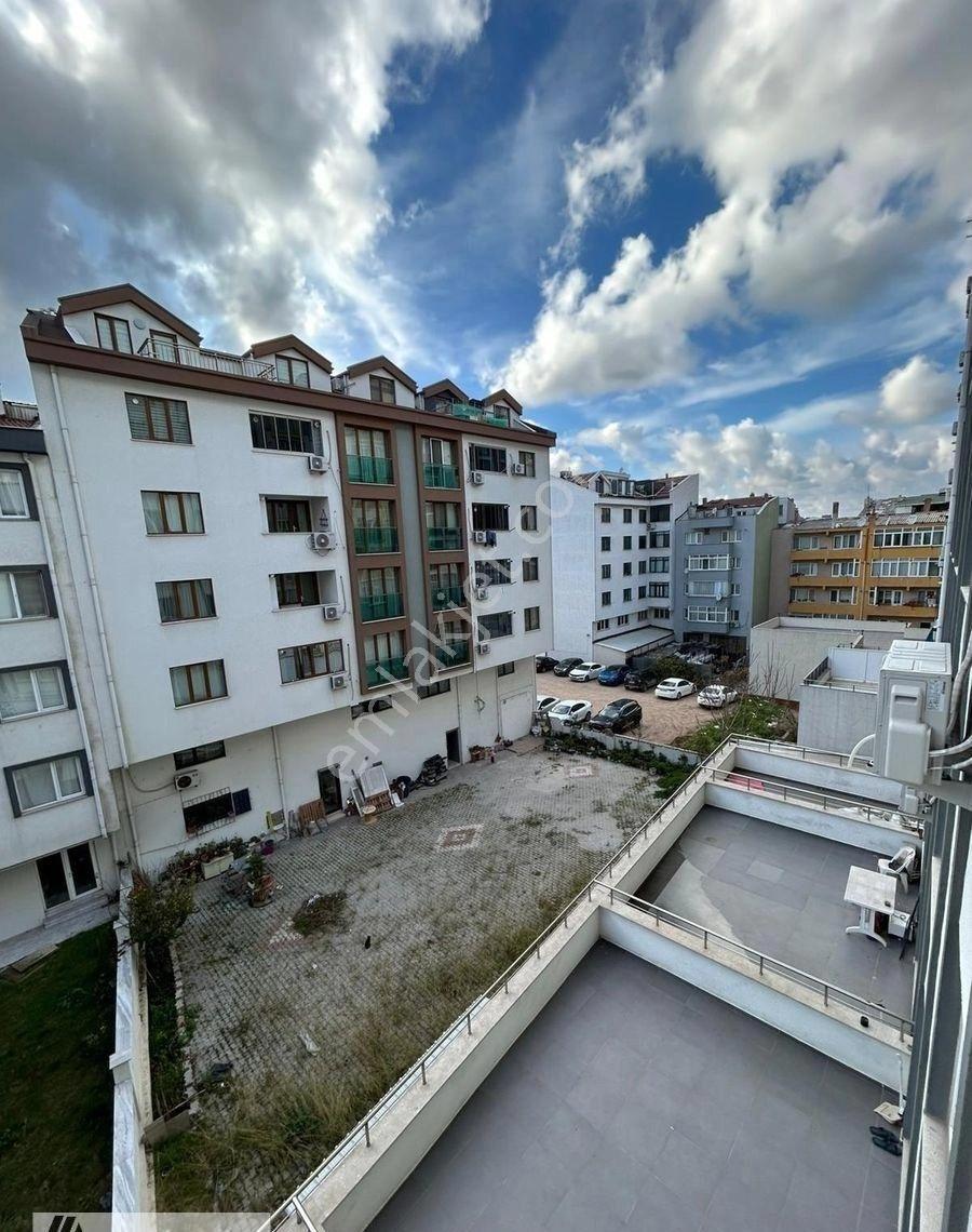 Arteden Taşınmaya Hazır Prestijli Binada Hazır Ofis - Görsel 2