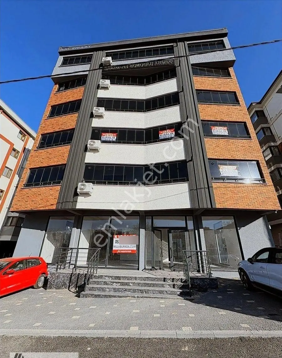 Arte'den Paşakent Mahallesinde Kiralık 2 Katlı İş Yeri