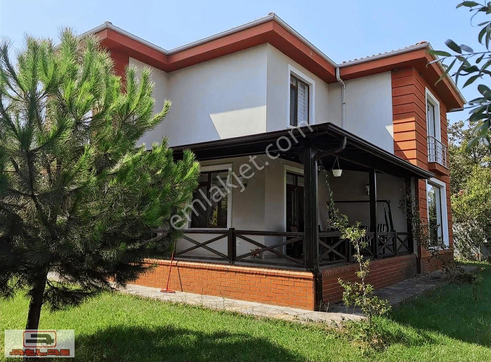 Atlas Emlak Kartepe Kiralık Eşyalı Villa