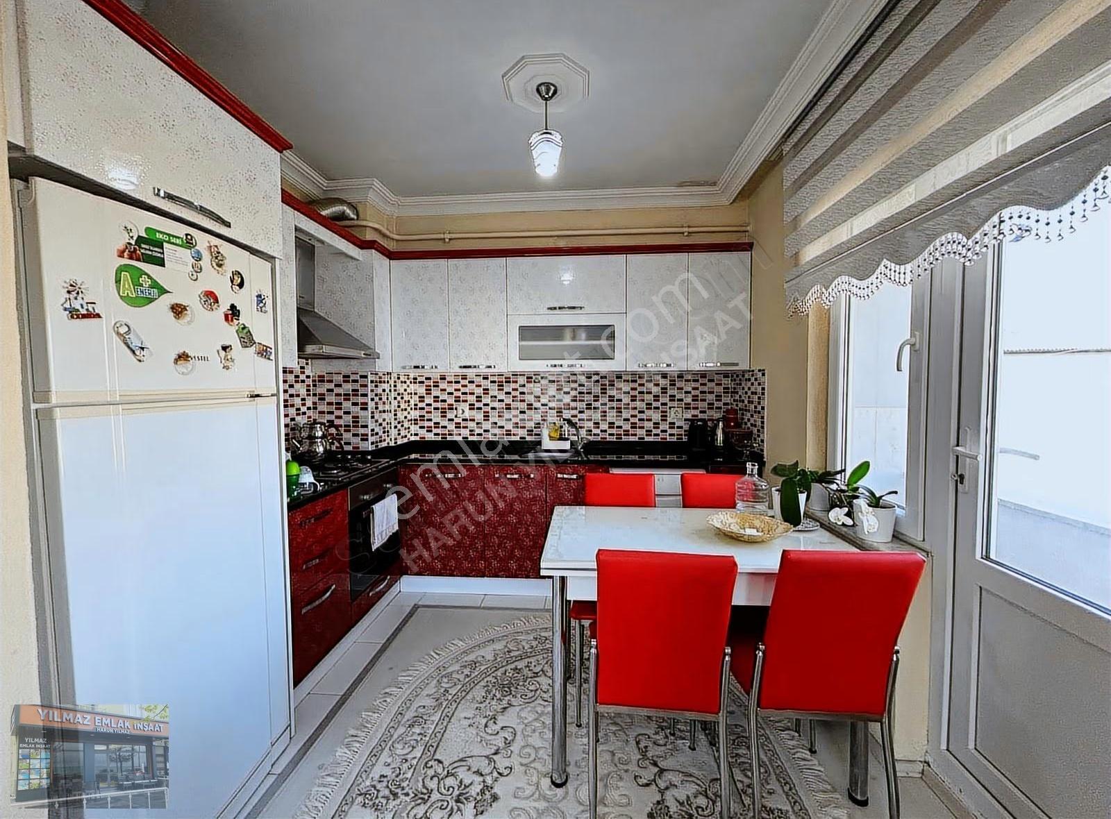 Adapazarında Satılık 3 Katlı Müstakil Ev Geniş Aileler İçin K - Görsel 11