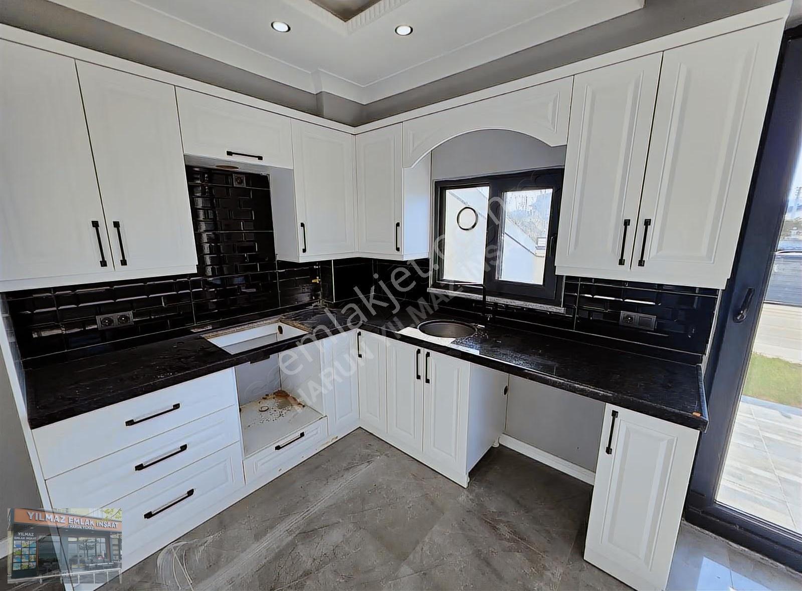 Müstakil Bahçeli Ön Cephe Triplex 3+1 Villa - Görsel 15