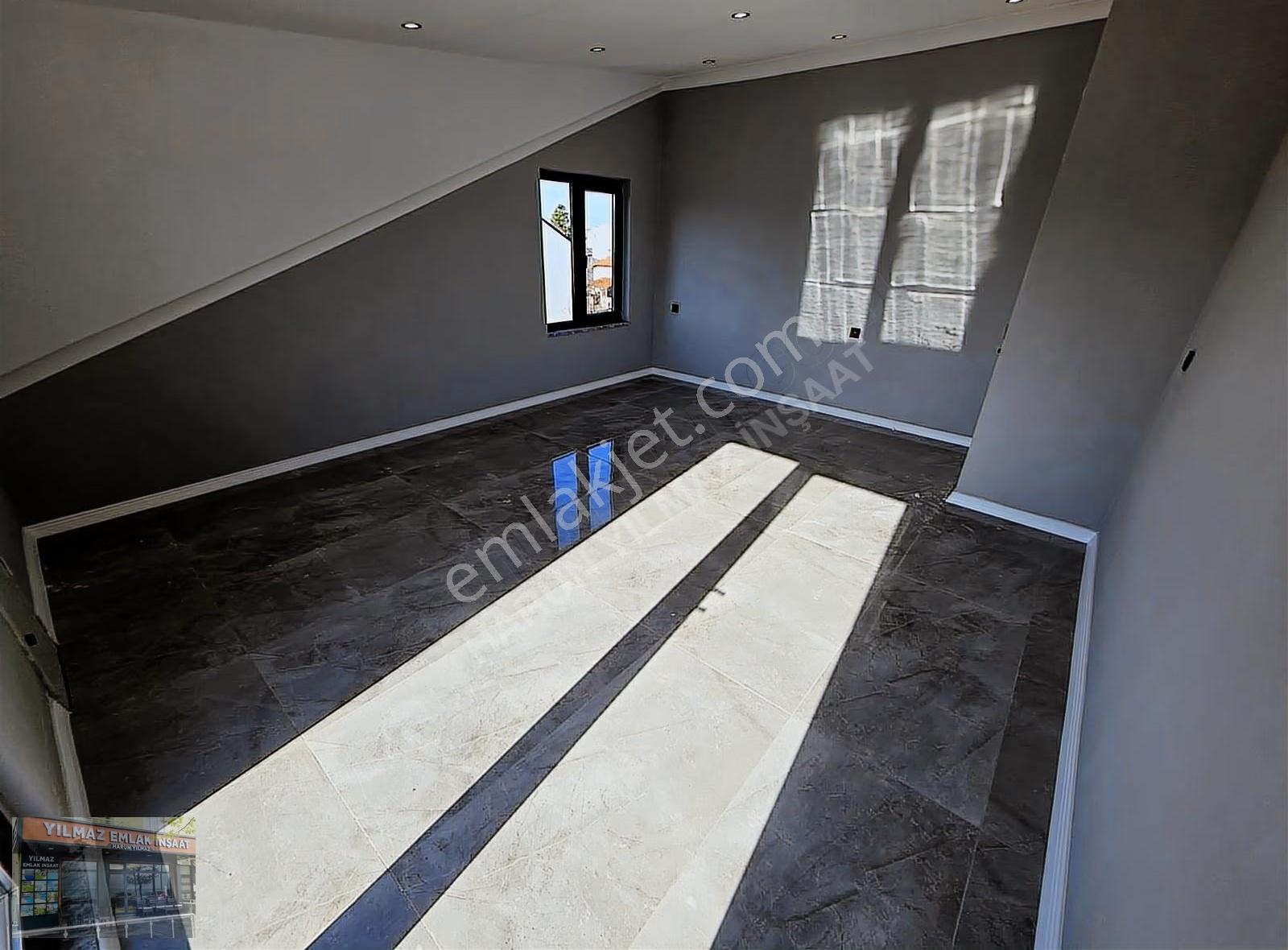 Müstakil Bahçeli Ön Cephe Triplex 3+1 Villa - Görsel 23