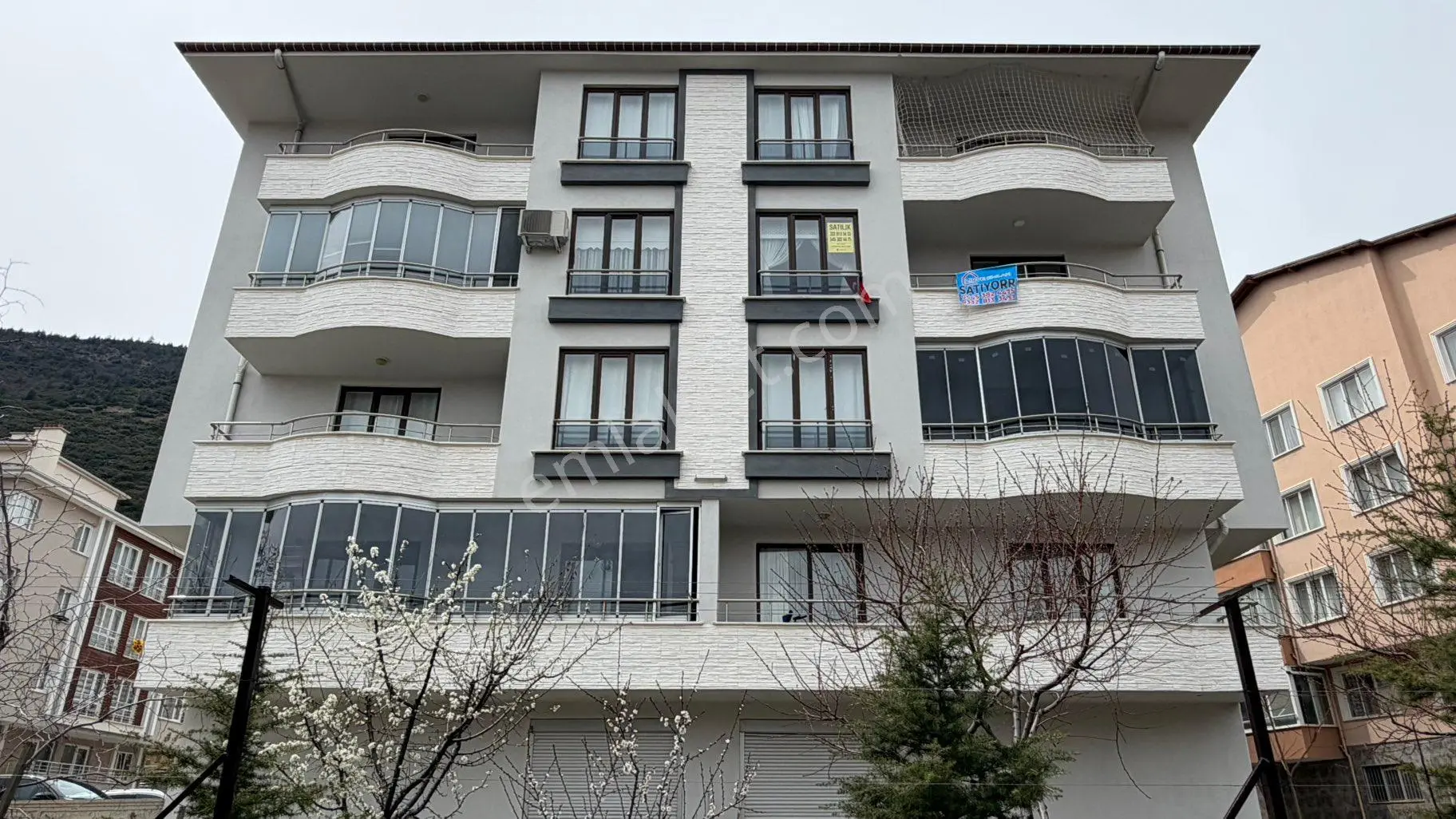 Zirve Emlak Satıyorr Gazi Mh 4+1 3.kat 190m2 Tapulu Garajlı Full +full Daire Kaçmaz