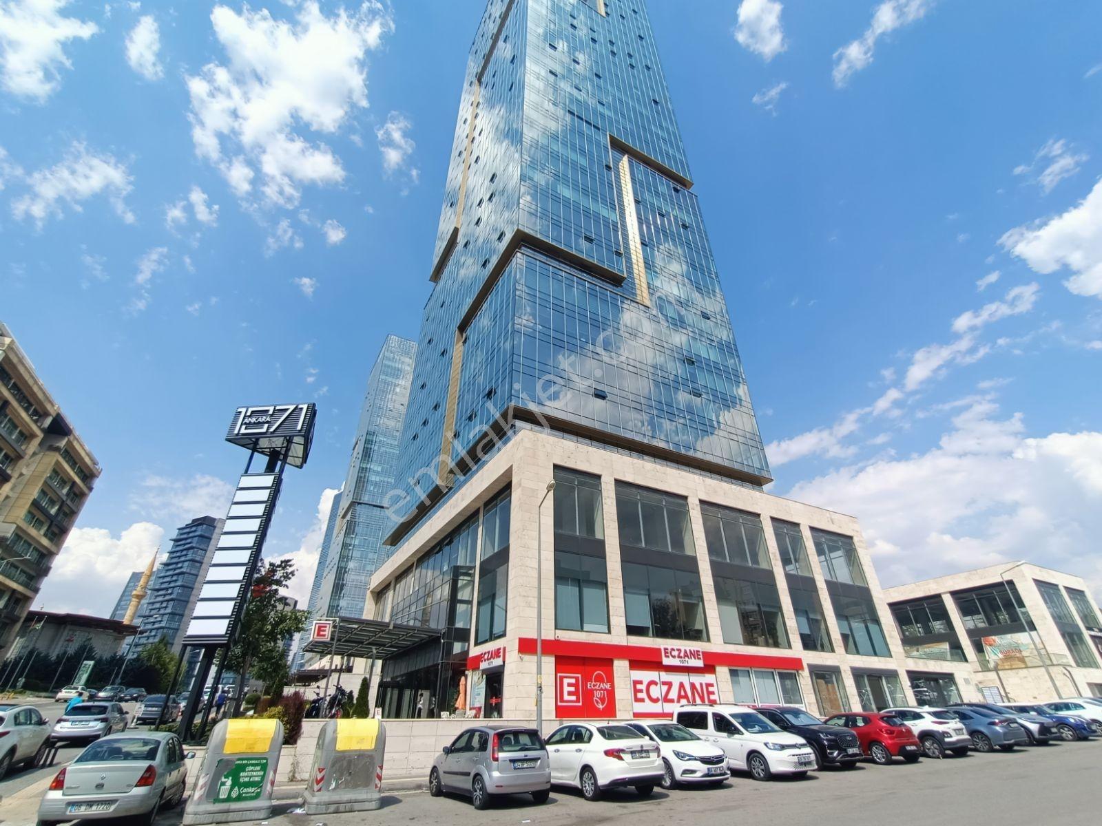 1071 Usta Plazada/5.katta/yapılı/bakımlı/95 M2/2+1/köşe Ofis