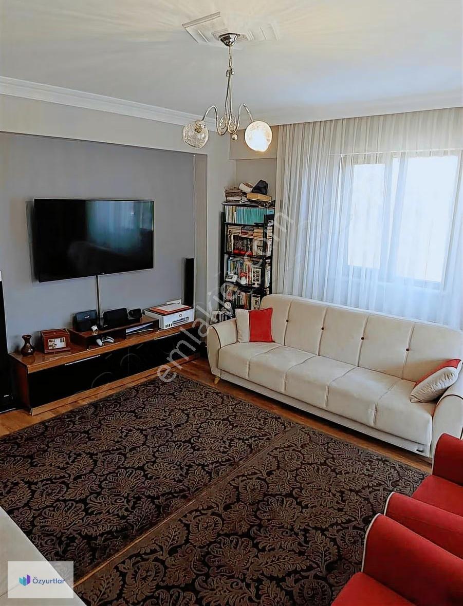 Güzelyurt Mahallesi'nde Site İçi 2+1 Ara Kat Daire - Görsel 2