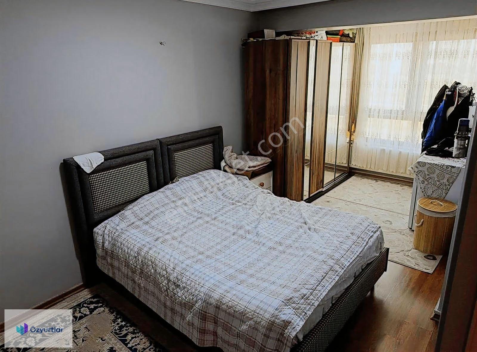 Güzelyurt Mahallesi'nde Site İçi 2+1 Ara Kat Daire - Görsel 3