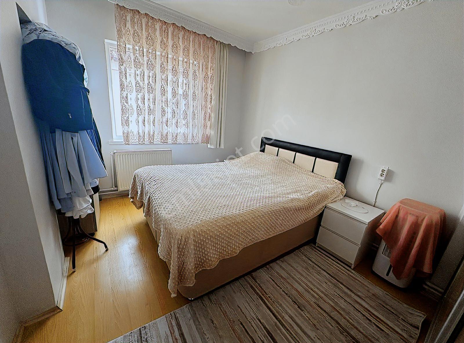 Yunus Emre Caddesi Yakını Orta Kat Bağımsız 3+1 125m2 Daire..! - Görsel 16