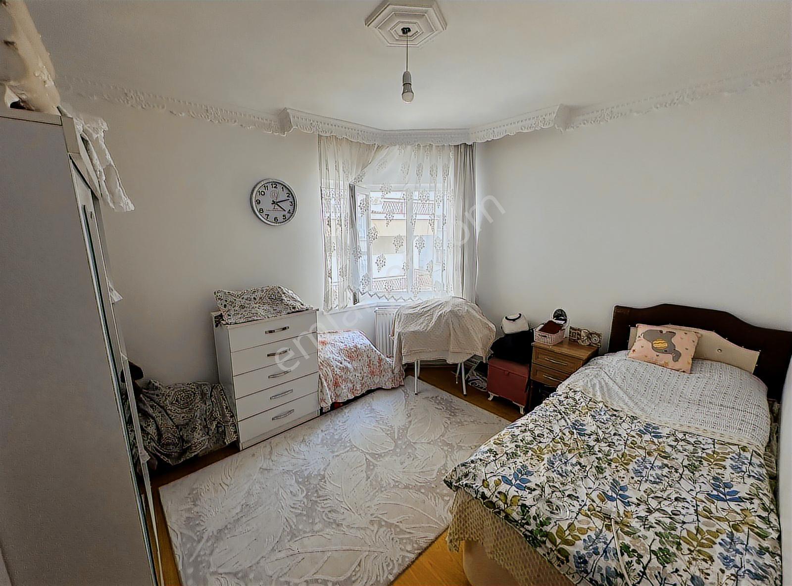 Yunus Emre Caddesi Yakını Orta Kat Bağımsız 3+1 125m2 Daire..! - Görsel 14