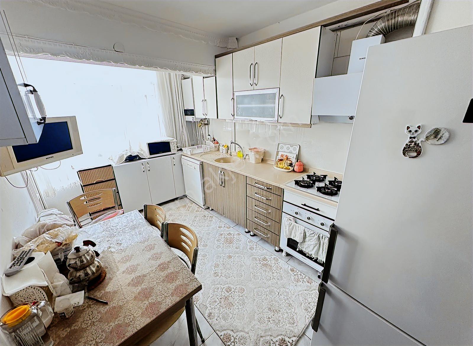 Yunus Emre Caddesi Yakını Orta Kat Bağımsız 3+1 125m2 Daire..! - Görsel 34