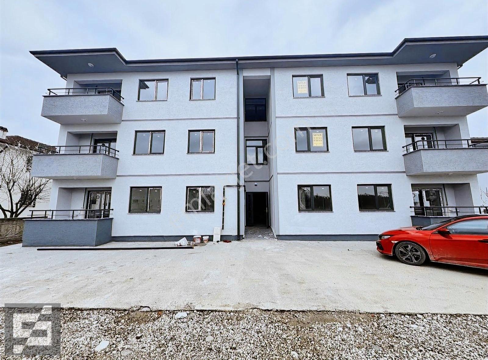 Sancak Emlaktan Yeni Mahallede Kiralık 2+1