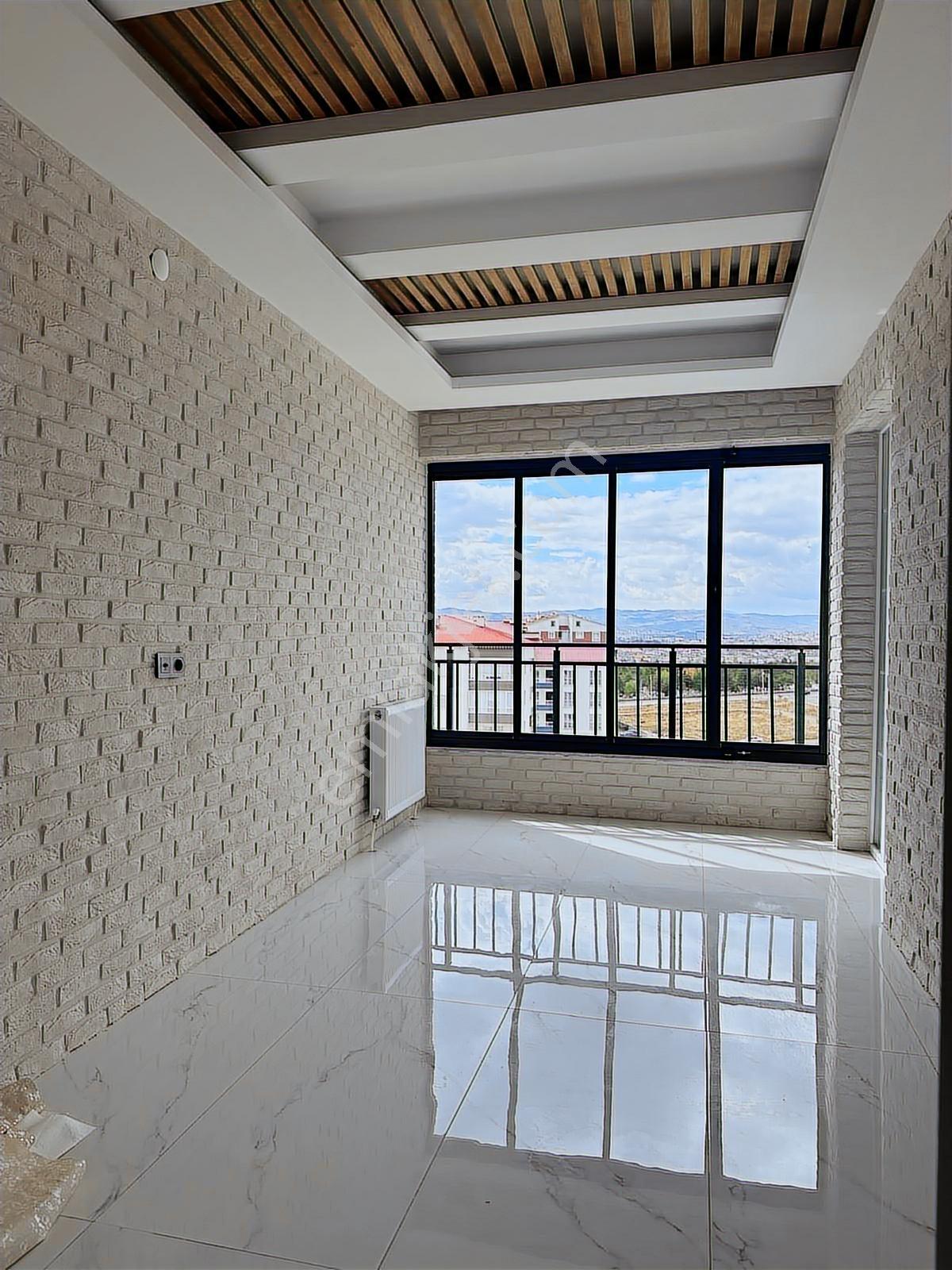 Sivas Kılavuz Mahallesinde Satılık 4,5+1 Lüks Daire - Görsel 3