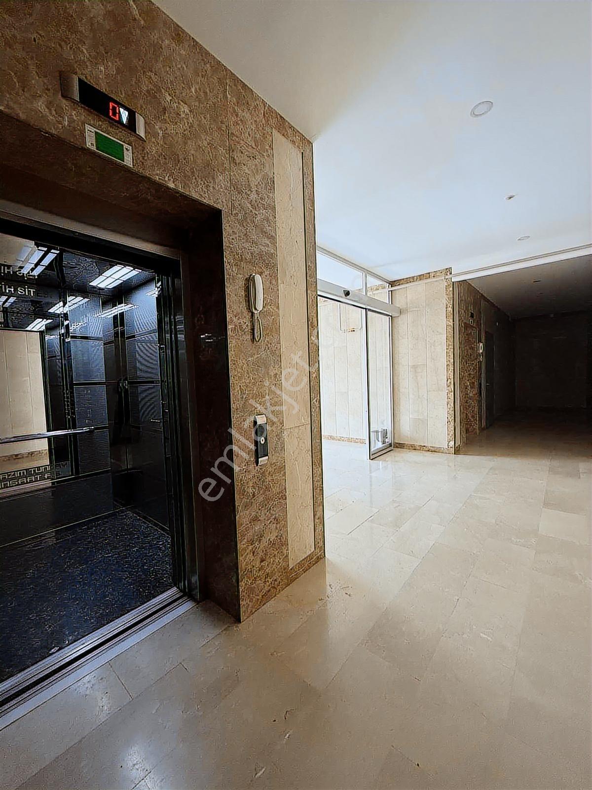 Sivas Eğriköprü Mahallesinde Kiralık 4,5+1 Lüks Site İçi Daire - Görsel 19