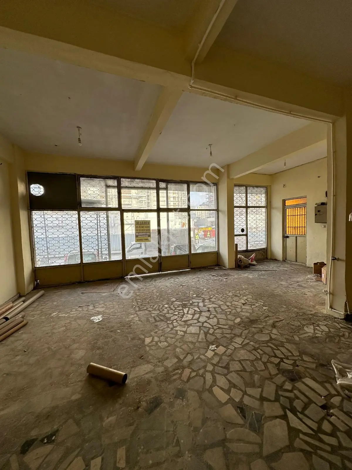 B.paşa Orta Mah. 90m² Giriş Cadde Üzeri Dükkan - Görsel 2