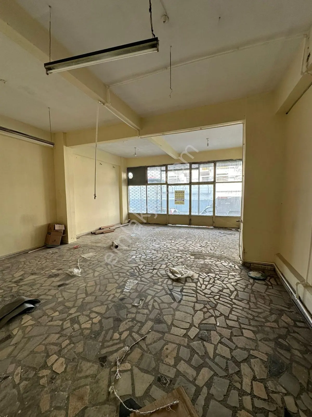B.paşa Orta Mah. 90m² Giriş Cadde Üzeri Dükkan - Görsel 3