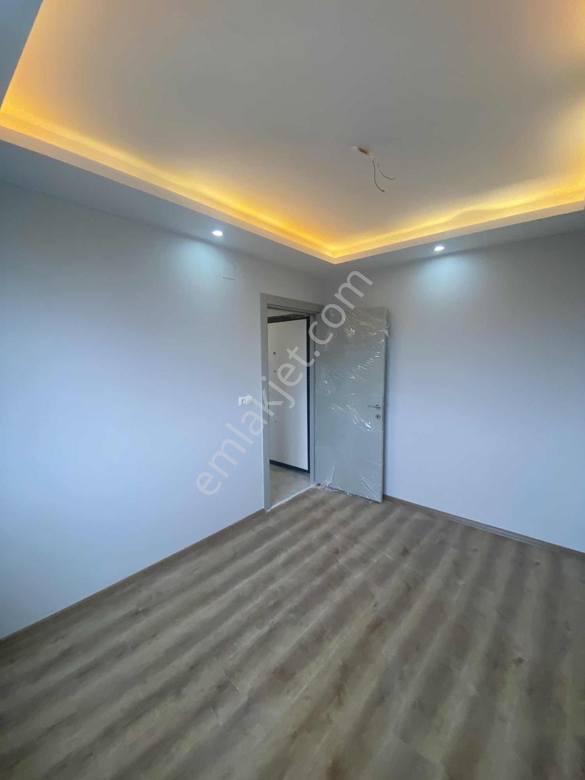 Kozan~yolu~caddeye~yürüme~mesafesi~1+1~az~katlı~geniş~oturumlu - Görsel 8