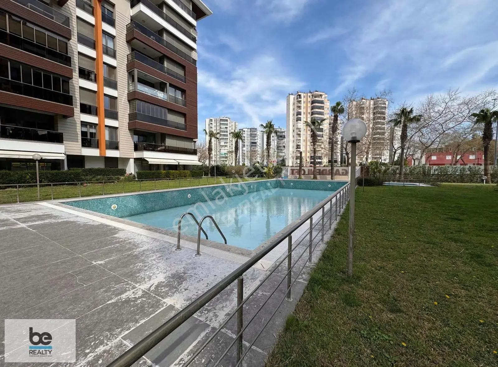 Lüks Site İçinde 3+1 Geniş Daire