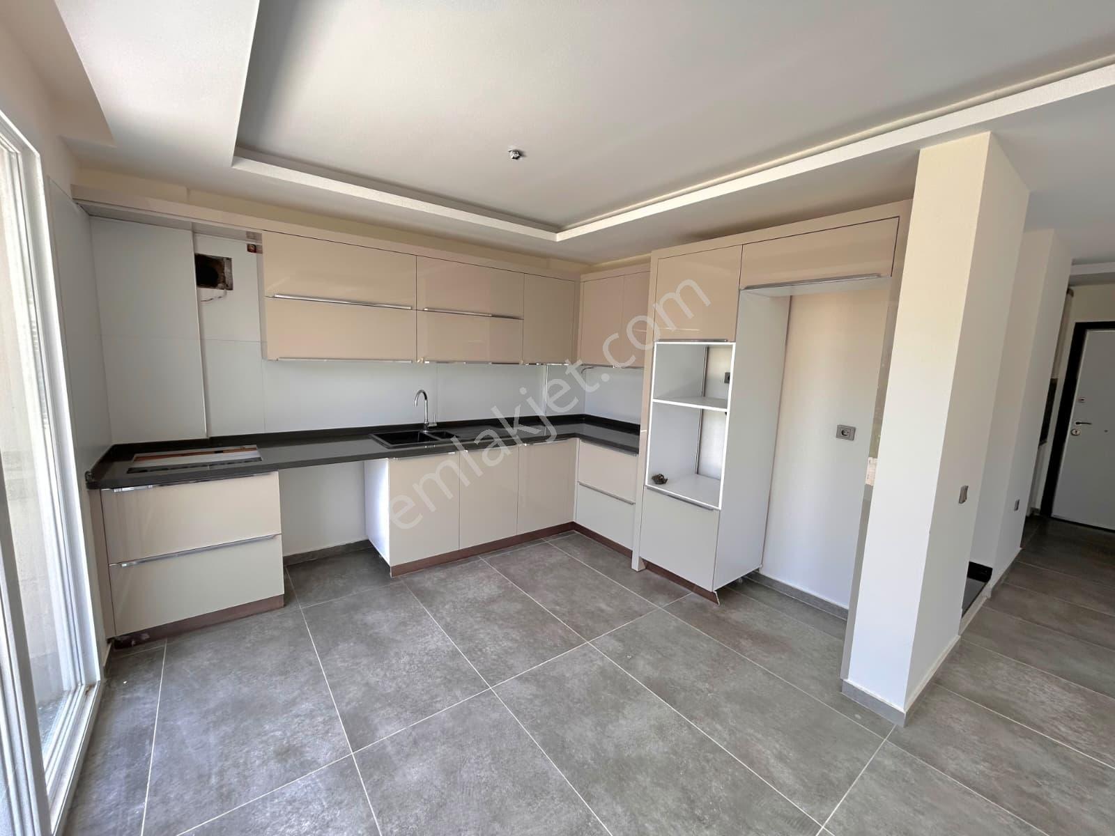 Kuşadası Avm Bölgesinde Satılık 4+1 Müstakil Doğalgazlı Villalar - Görsel 3