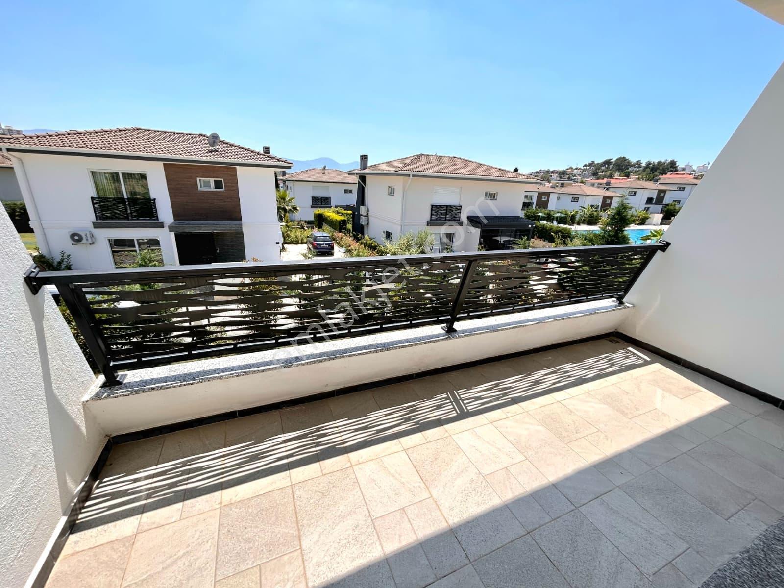 Kuşadası Avm Bölgesinde Satılık 4+1 Müstakil Doğalgazlı Villalar - Görsel 13