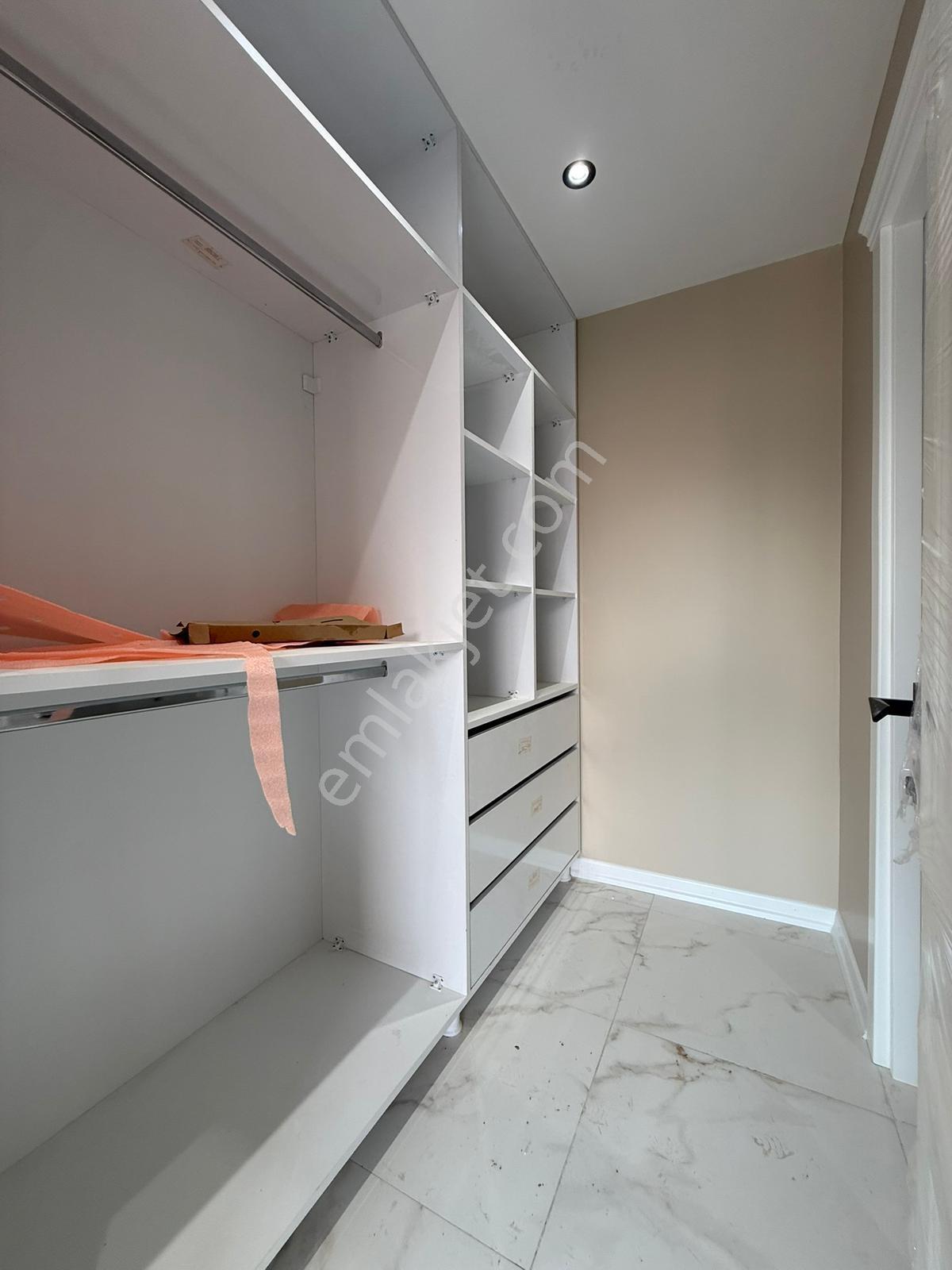 Büyükçekmece Celaliyede Satılık 7+1 Triblex İkiz Villalar - Görsel 34