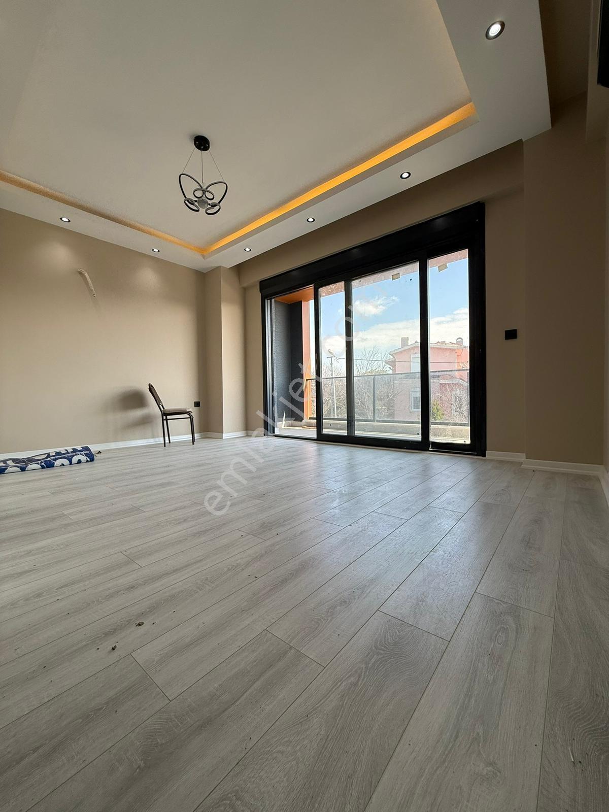 Büyükçekmece Celaliyede Satılık 7+1 Triblex İkiz Villalar - Görsel 3