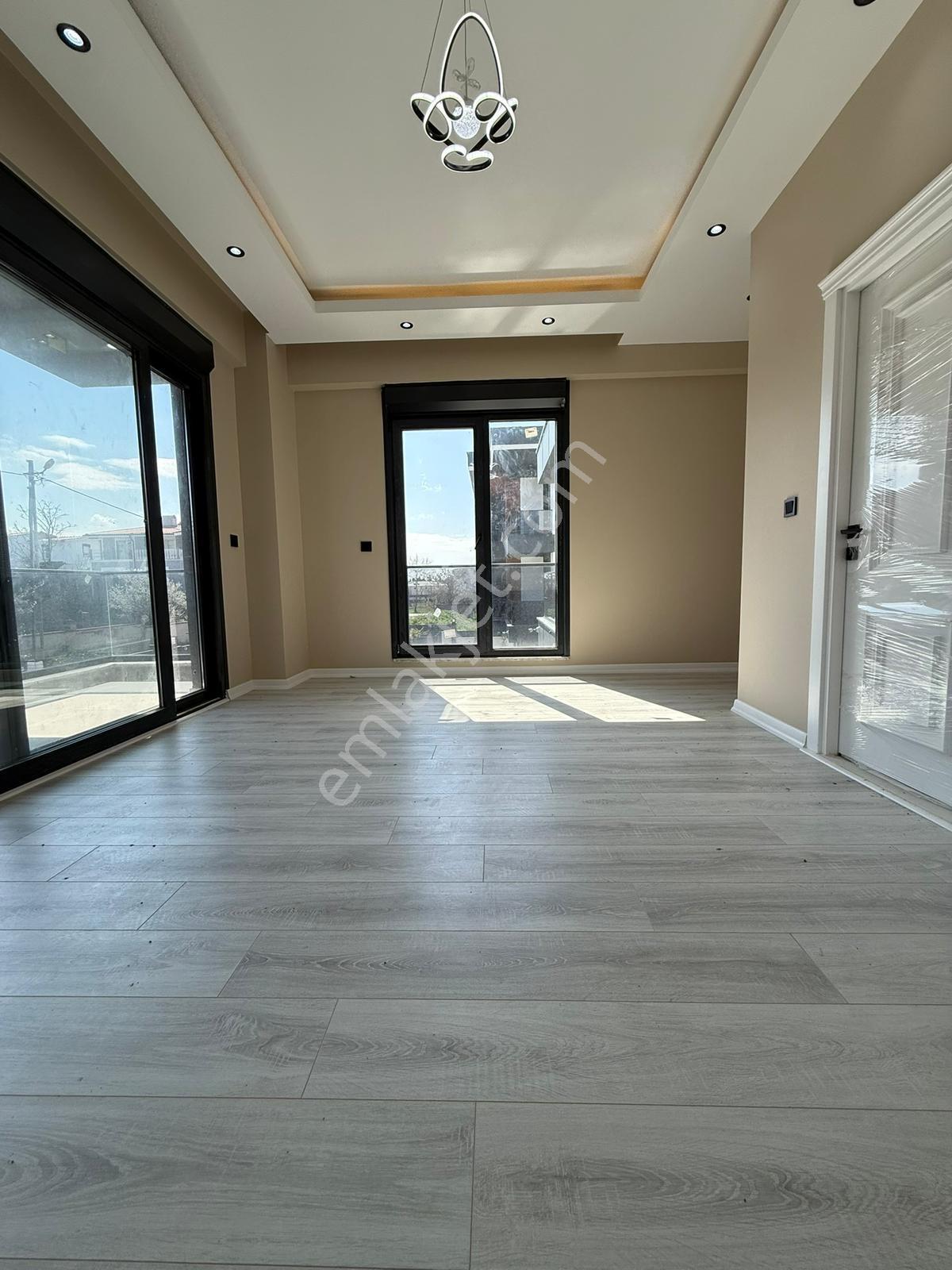 Büyükçekmece Celaliyede Satılık 7+1 Triblex İkiz Villalar - Görsel 8