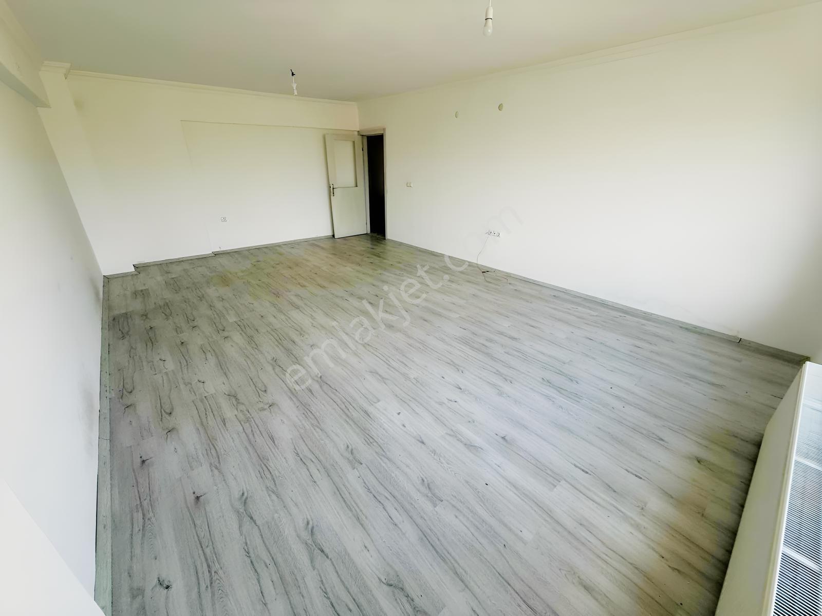 Malıkoy Osb De Tapulu Geniş Peyzajlı Katta 3+1 Site Dairesi - Görsel 15