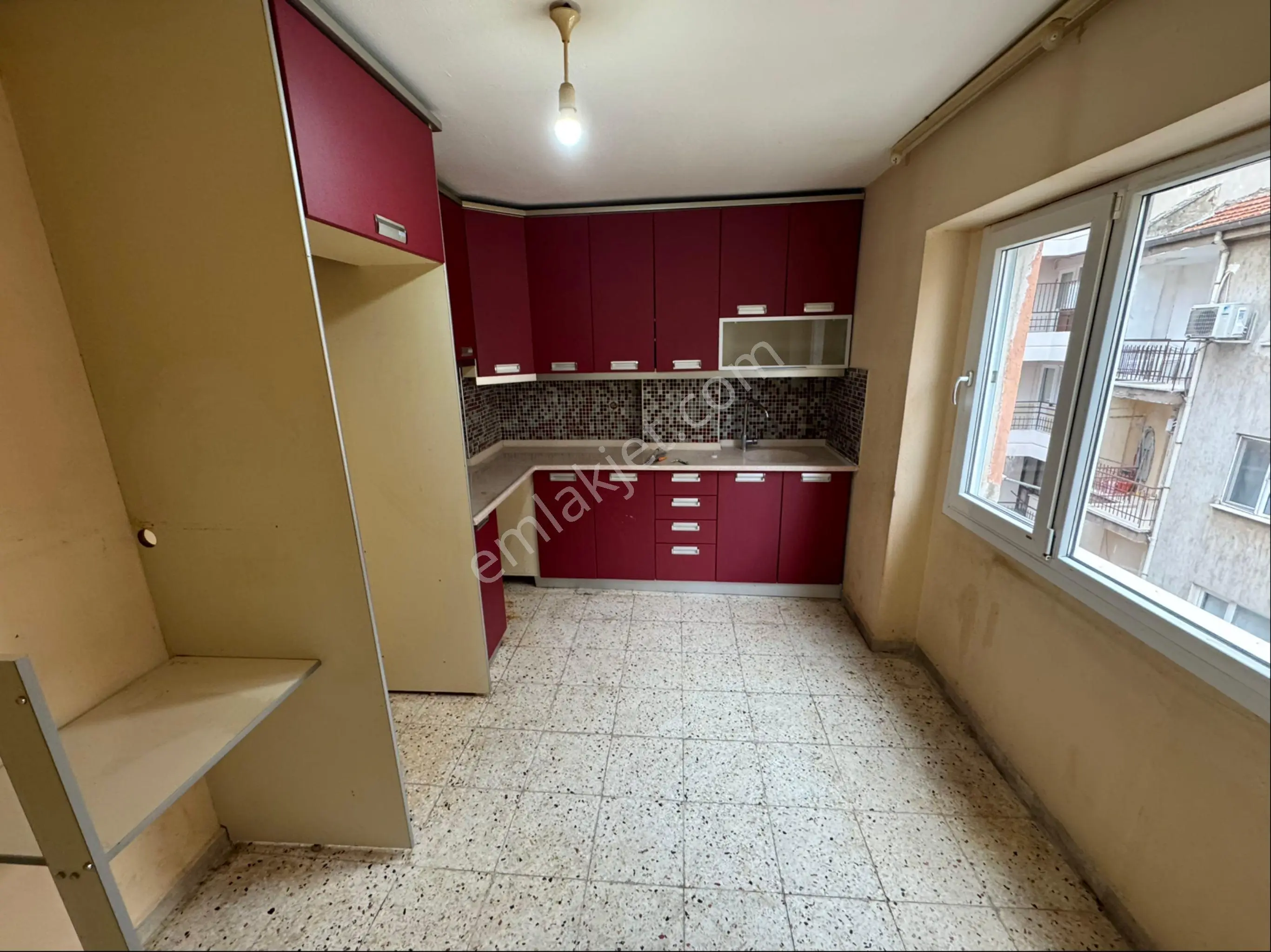 Kw’den Çarşı Merkezde Uygun Fiyatlı Kiralık 2+1 Daire