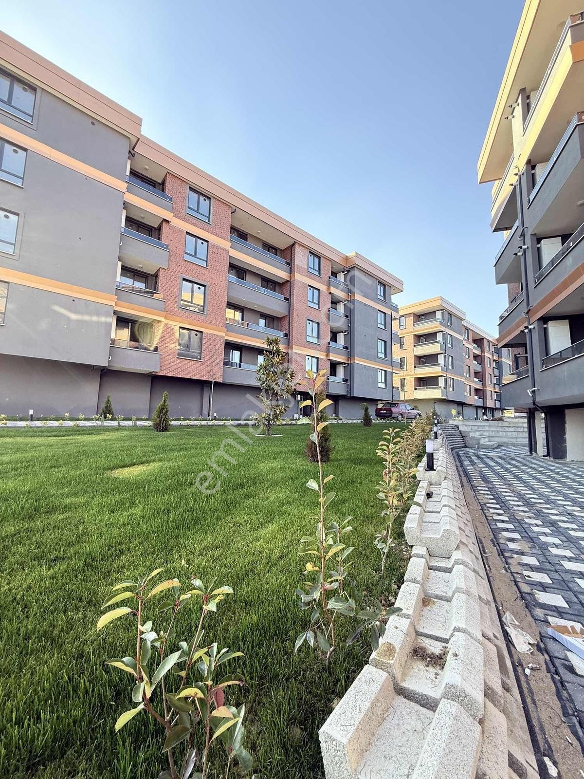 Ulucan'dan İnegöl Mobilyuma Yakın Kiralık Lüks 1+1 Daire - Görsel 17