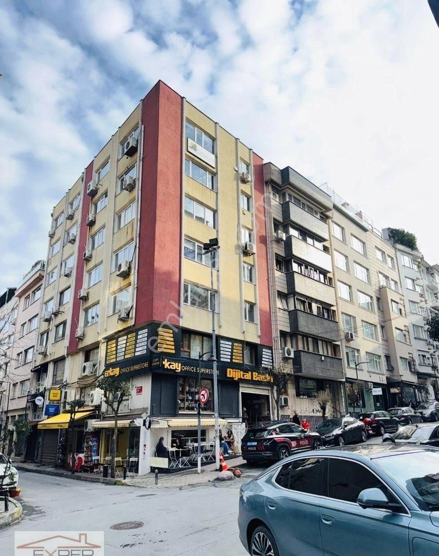 Teşvikiye'de Merkezi Konumda,asansörlü 2.katta 40m2 Bakımlı Ofis - Görsel 11