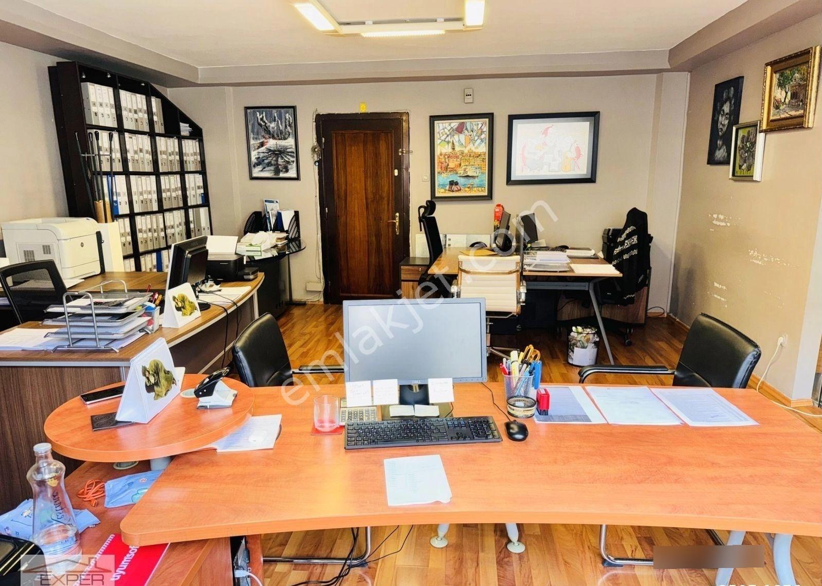 Teşvikiye'de Merkezi Konumda,asansörlü 2.katta 40m2 Bakımlı Ofis - Görsel 2