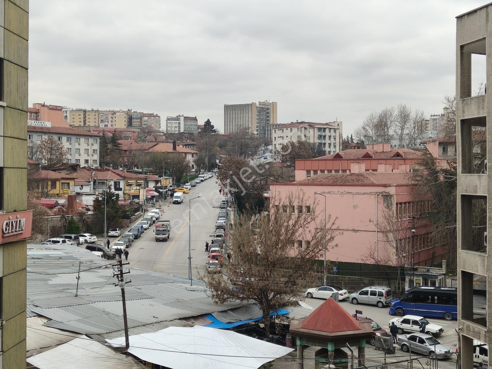 Emaks'tan/ulus/tahsin Piyade İşhanında/katta/32 M2/dükkan