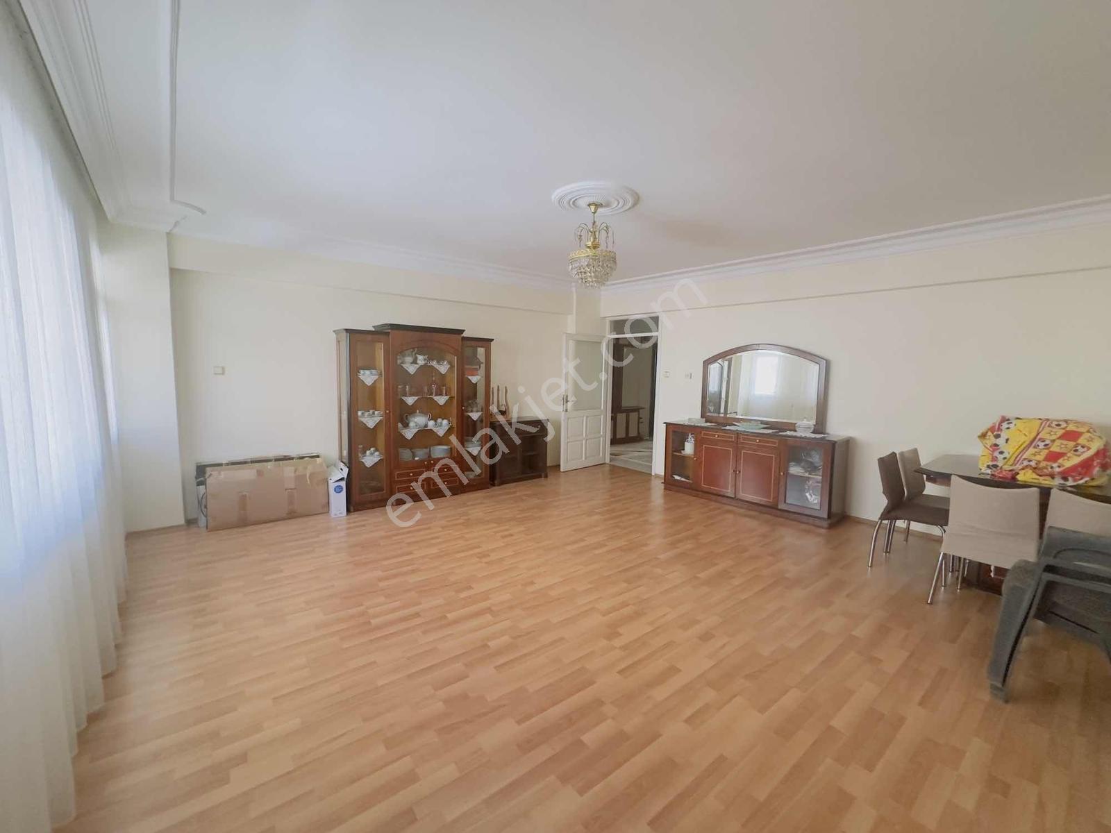 Şirinyer Menderes Caddesi Üzeri 3+1 Garajlı 160m2 Satılık Daire - Görsel 20