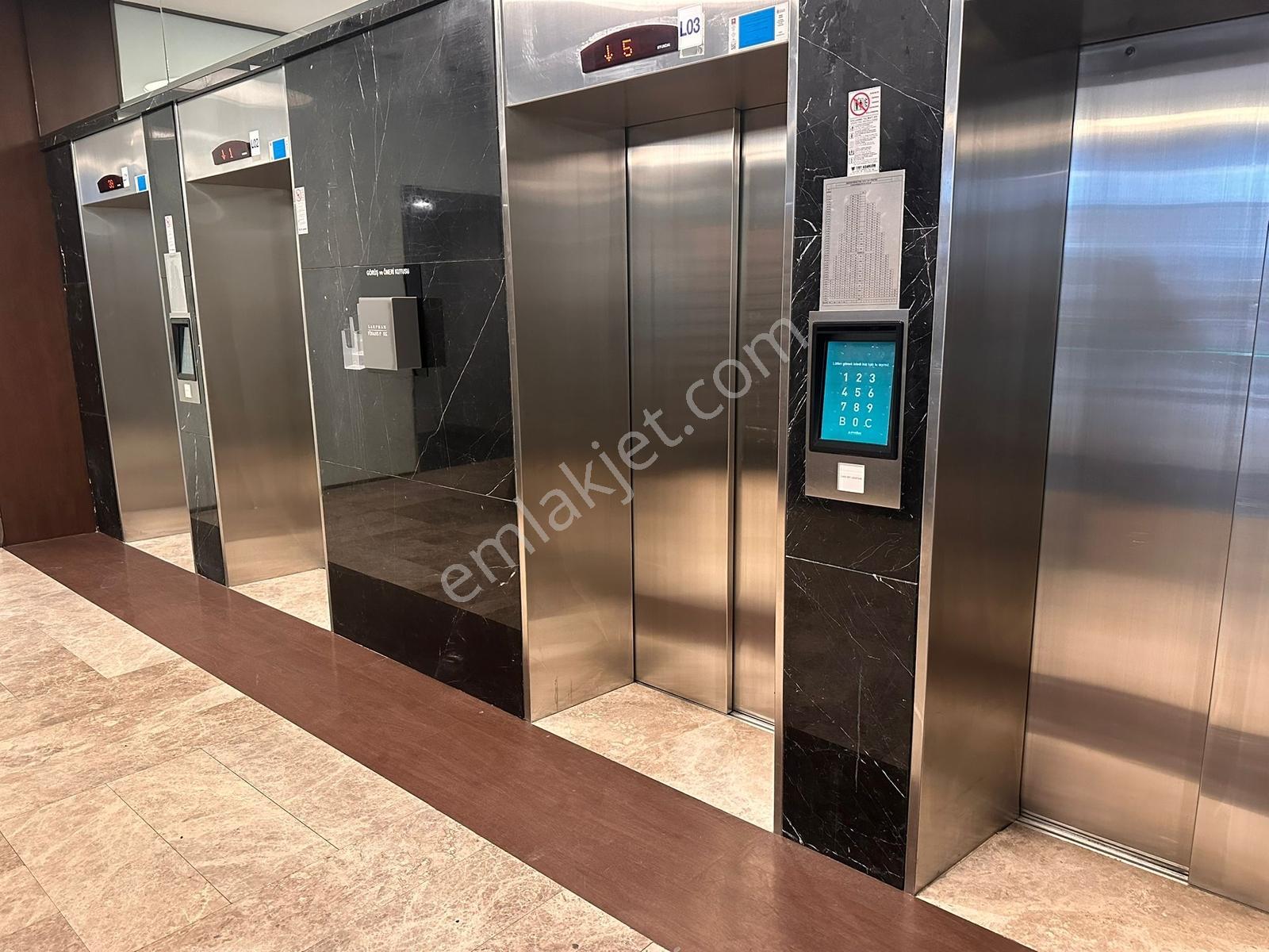 Sarphan Finanspark' Ta Finans Merkezine Komşu 1+0 Kiralık Ofis - Görsel 3