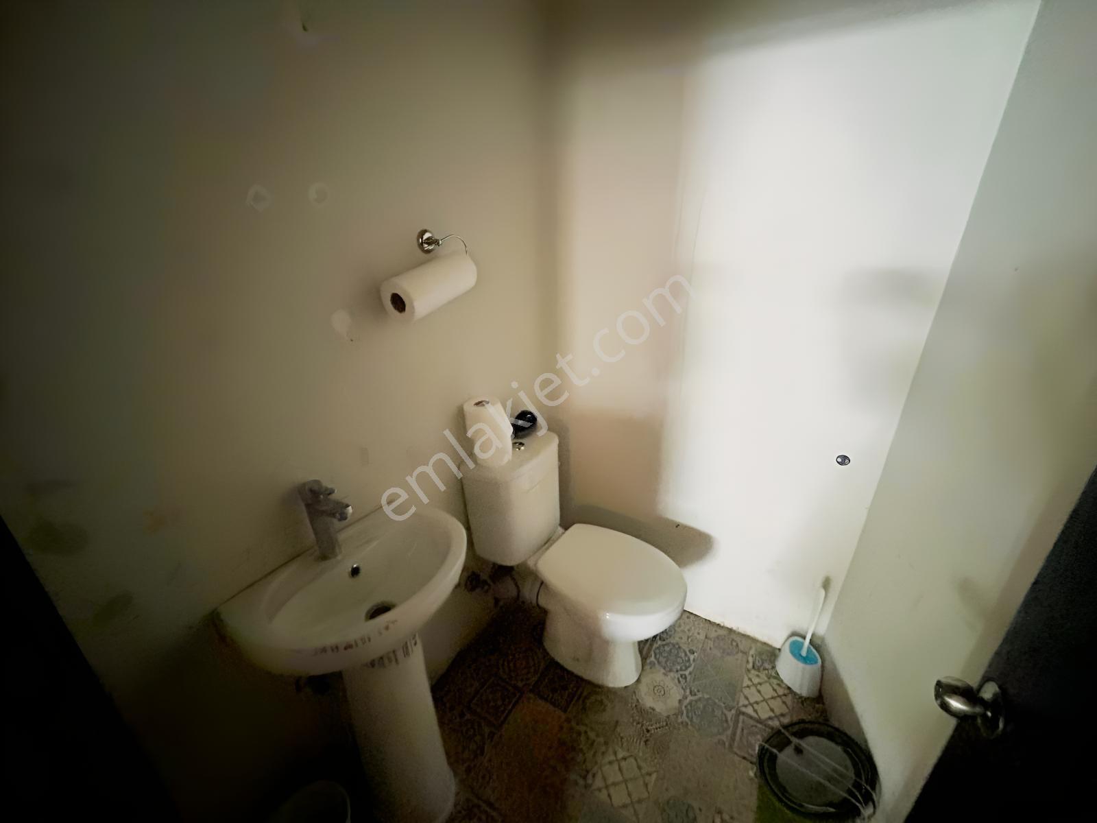 Üsküdar Selimiye'de Cadde Üzerinde 200m2 Kiralık Dükkan - Görsel 14