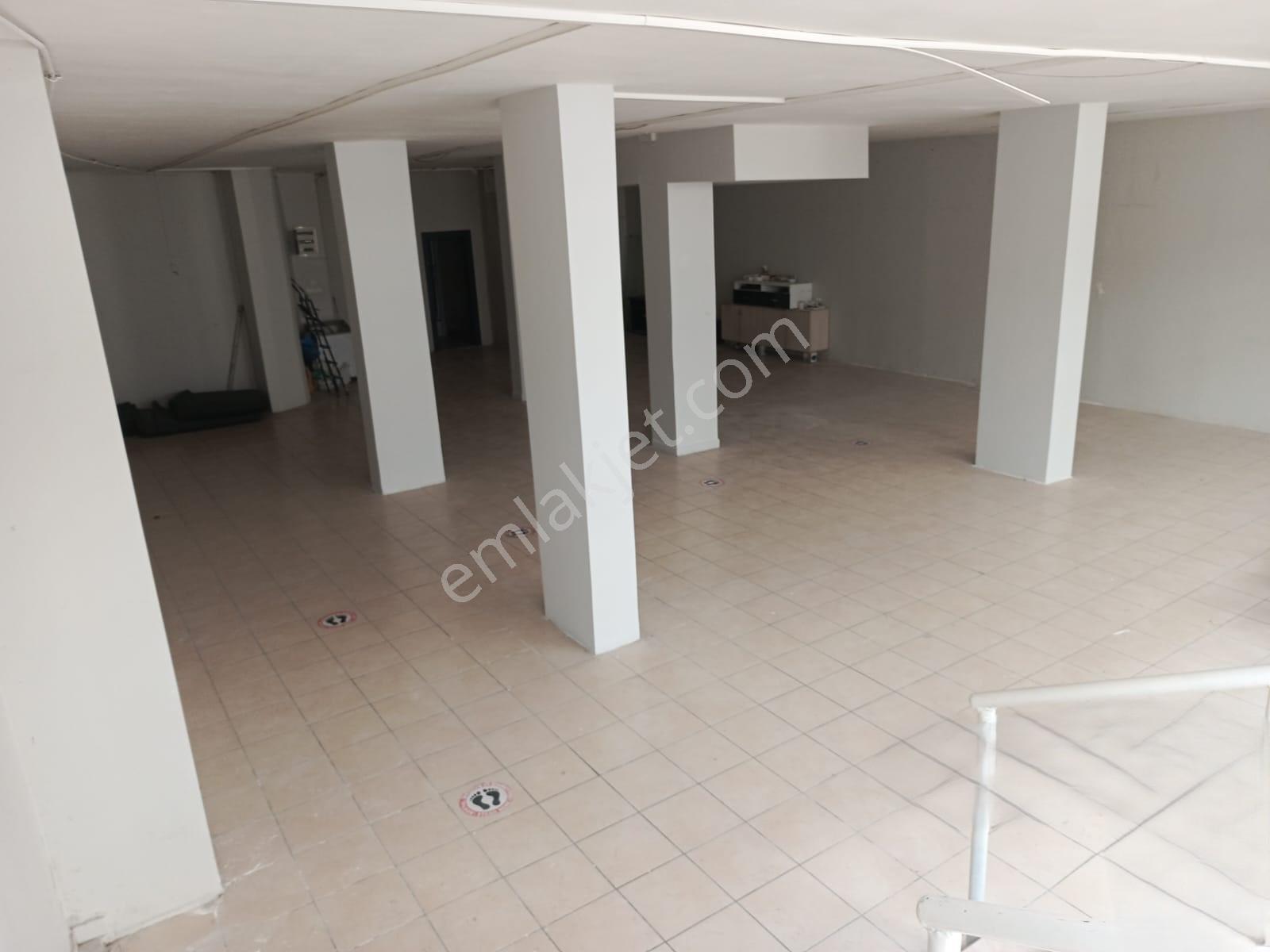 Üsküdar Selimiye'de Cadde Üzerinde 200m2 Kiralık Dükkan - Görsel 5