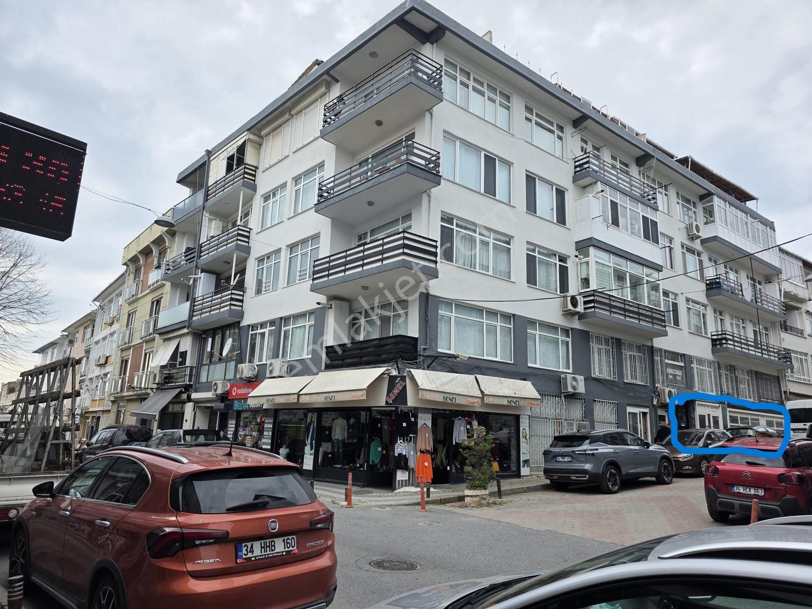 Üsküdar Selimiye'de Cadde Üzerinde 200m2 Kiralık Dükkan
