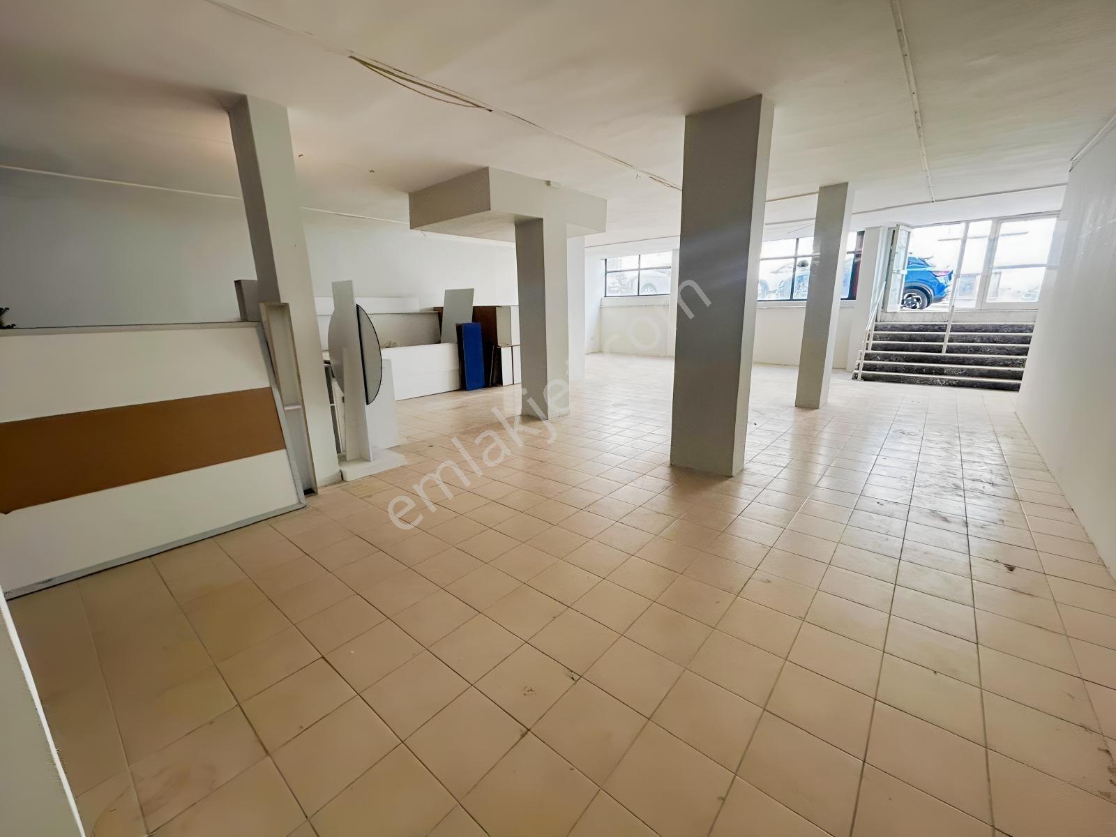 Üsküdar Selimiye'de Cadde Üzerinde 200m2 Kiralık Dükkan - Görsel 10
