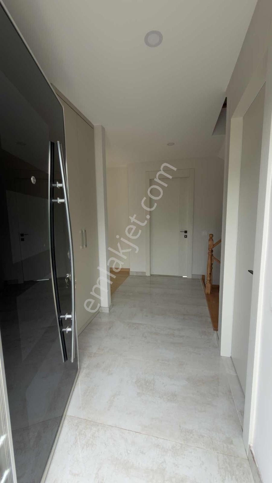 Remax Anka'dan Şile Merkezde 6+1 Satılık Lüx Tribleks - Görsel 12
