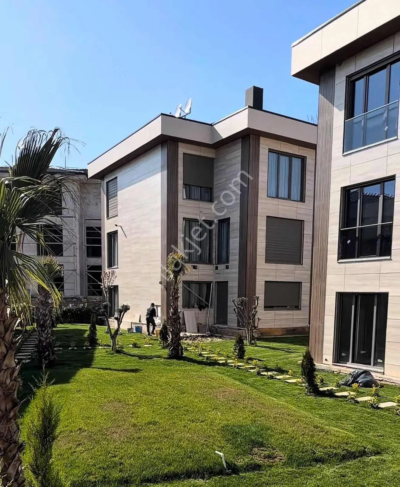 Remax Anka'dan Şile Merkezde 6+1 Satılık Lüx Tribleks