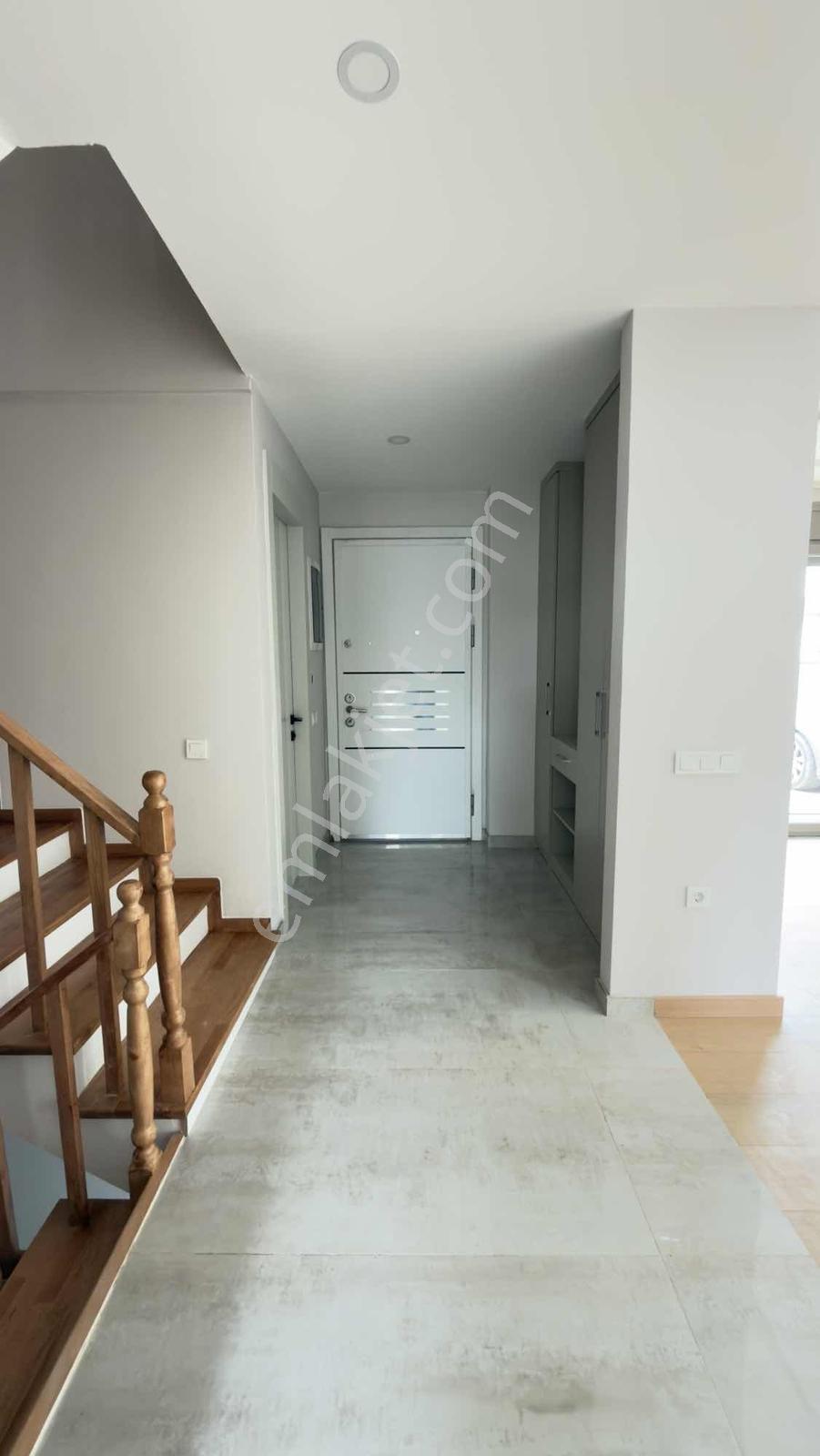 Remax Anka'dan Şile Merkezde 6+1 Satılık Lüx Tribleks - Görsel 8