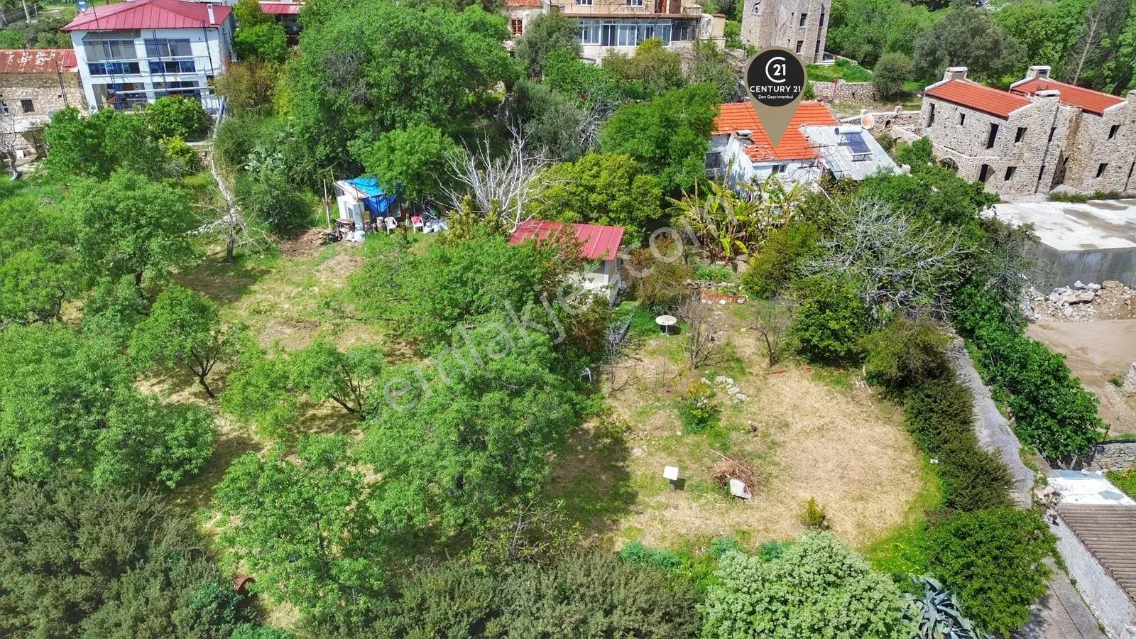 Datça Reşadiye | 1300m2 İçinde Deniz Manzaralı Taş Ev Ve Arsası