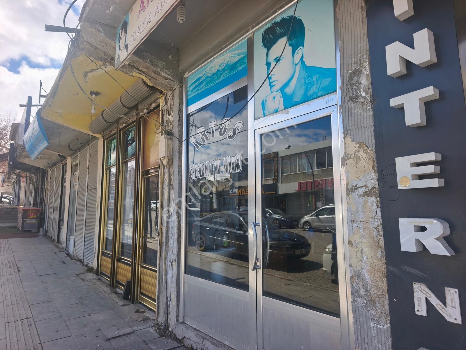 Gevaş Merkezde Satılık Ticari Dükkan