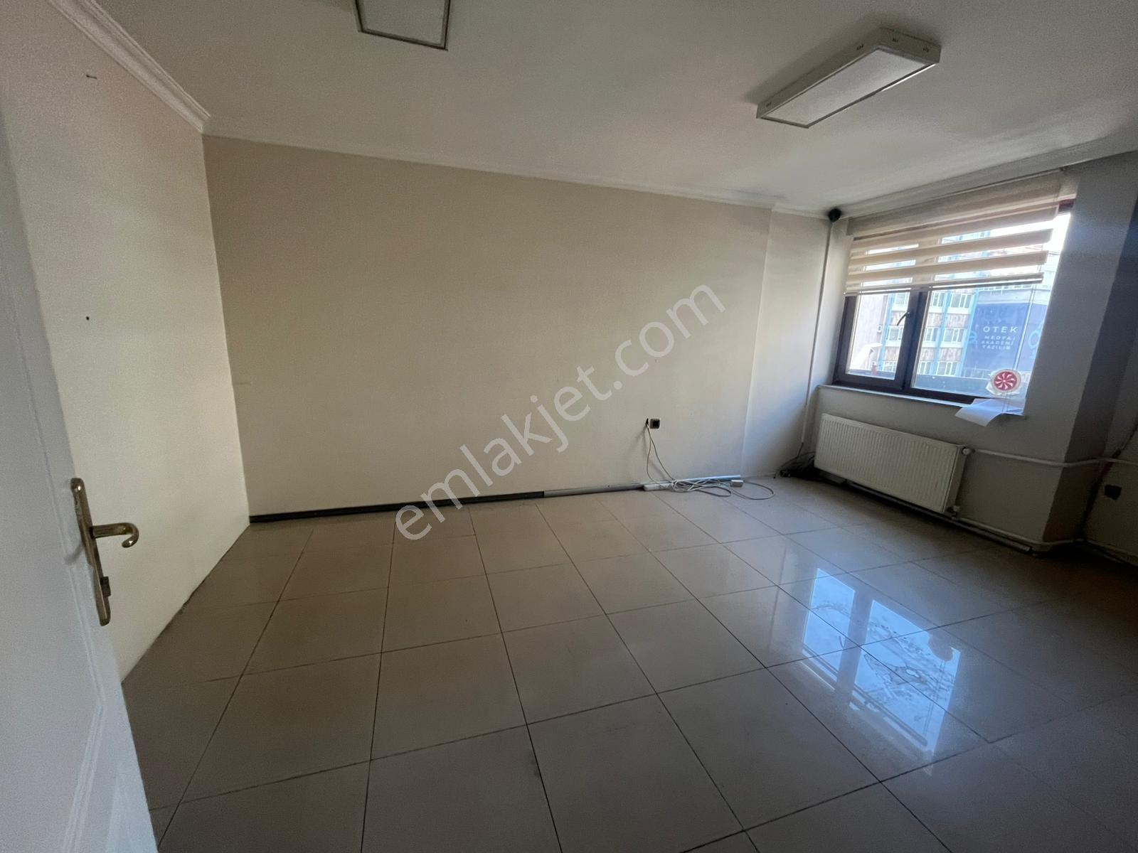 Meşrutiyet Caddesinde Merkezi Konumda 2+1 Kiralık İşyeri - Görsel 3
