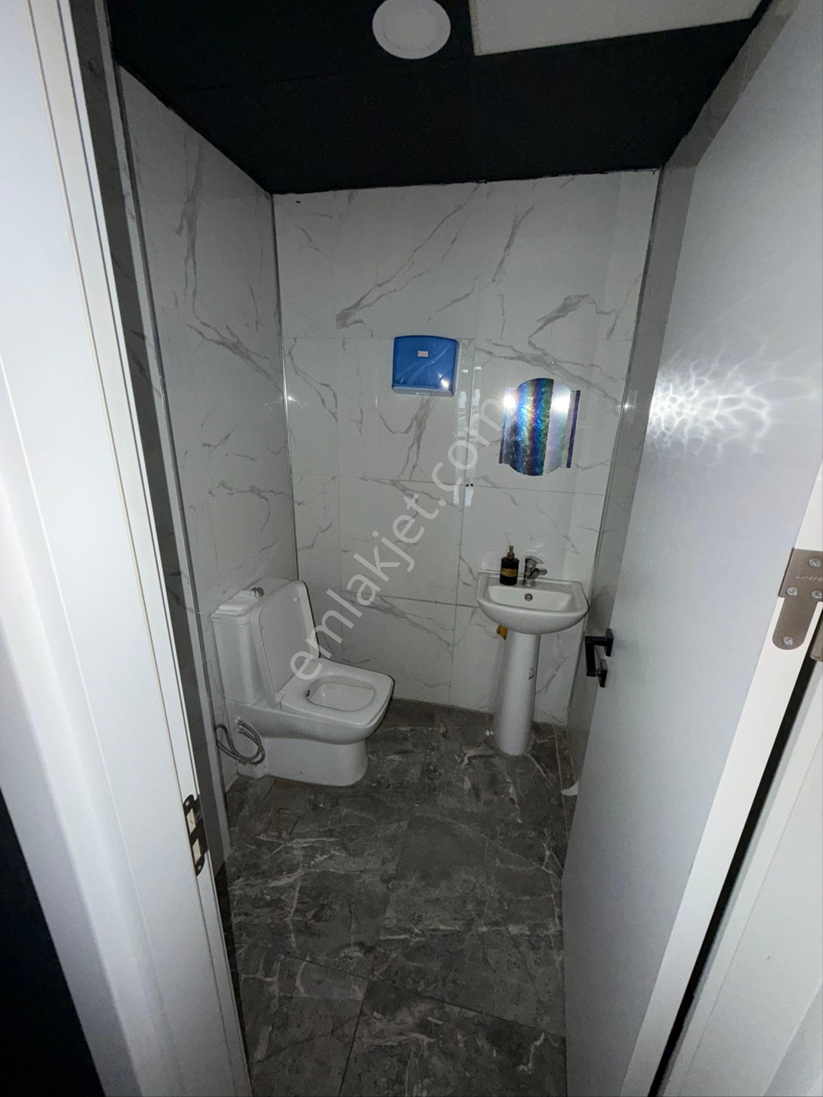 Demirbaş Gayrimenkulden Üniversite Böl.kiralık Dükkan - Görsel 2