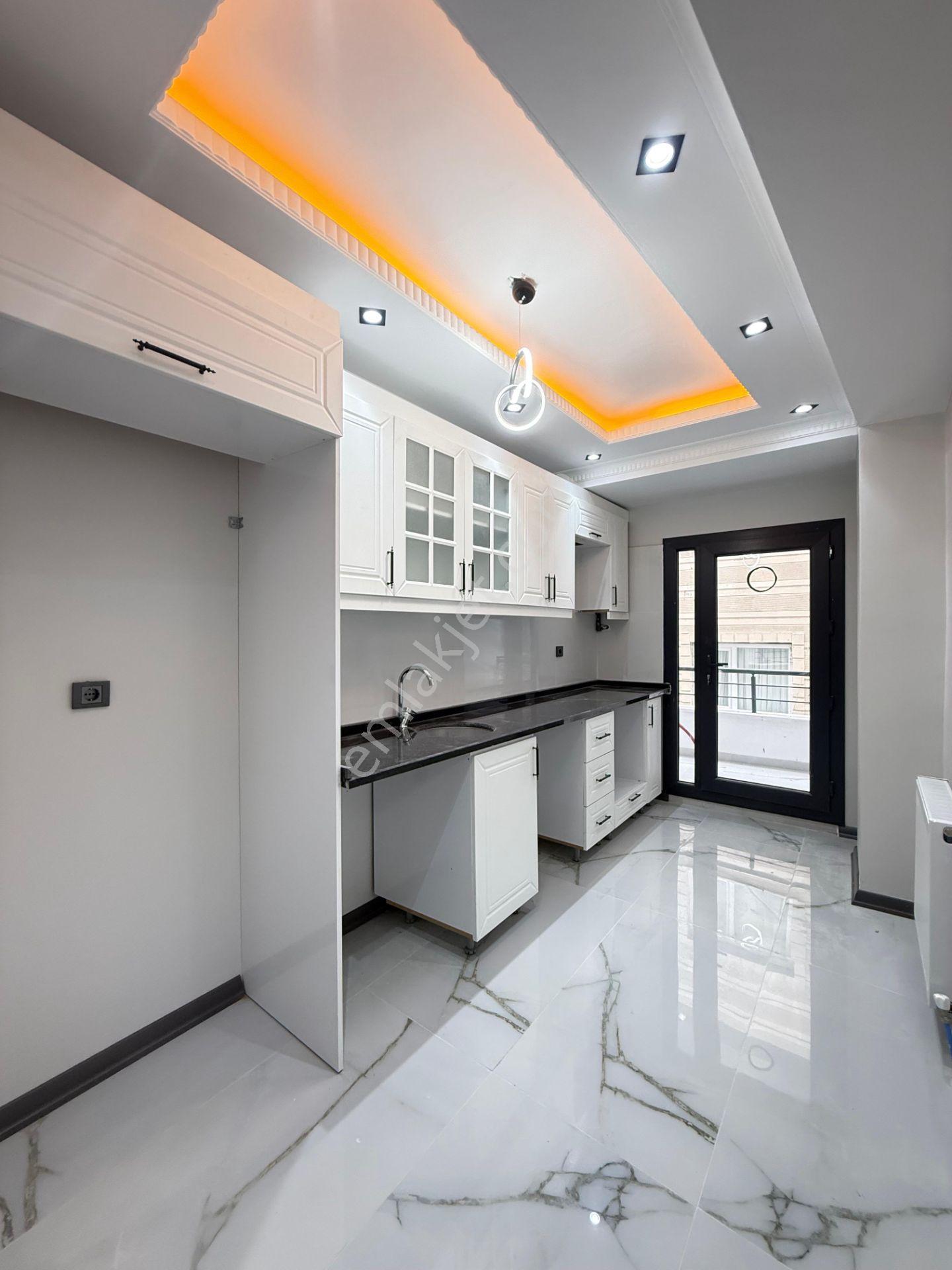 Bahçeşehir Lokasyonlu 2+1 Uygun Fiyatlı Daire