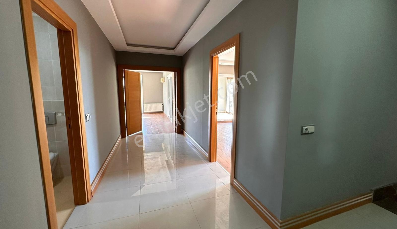 B.çekmece Güzelce De Denize Sıfır Bahçeli 5+1 Satılık Villa - Görsel 5