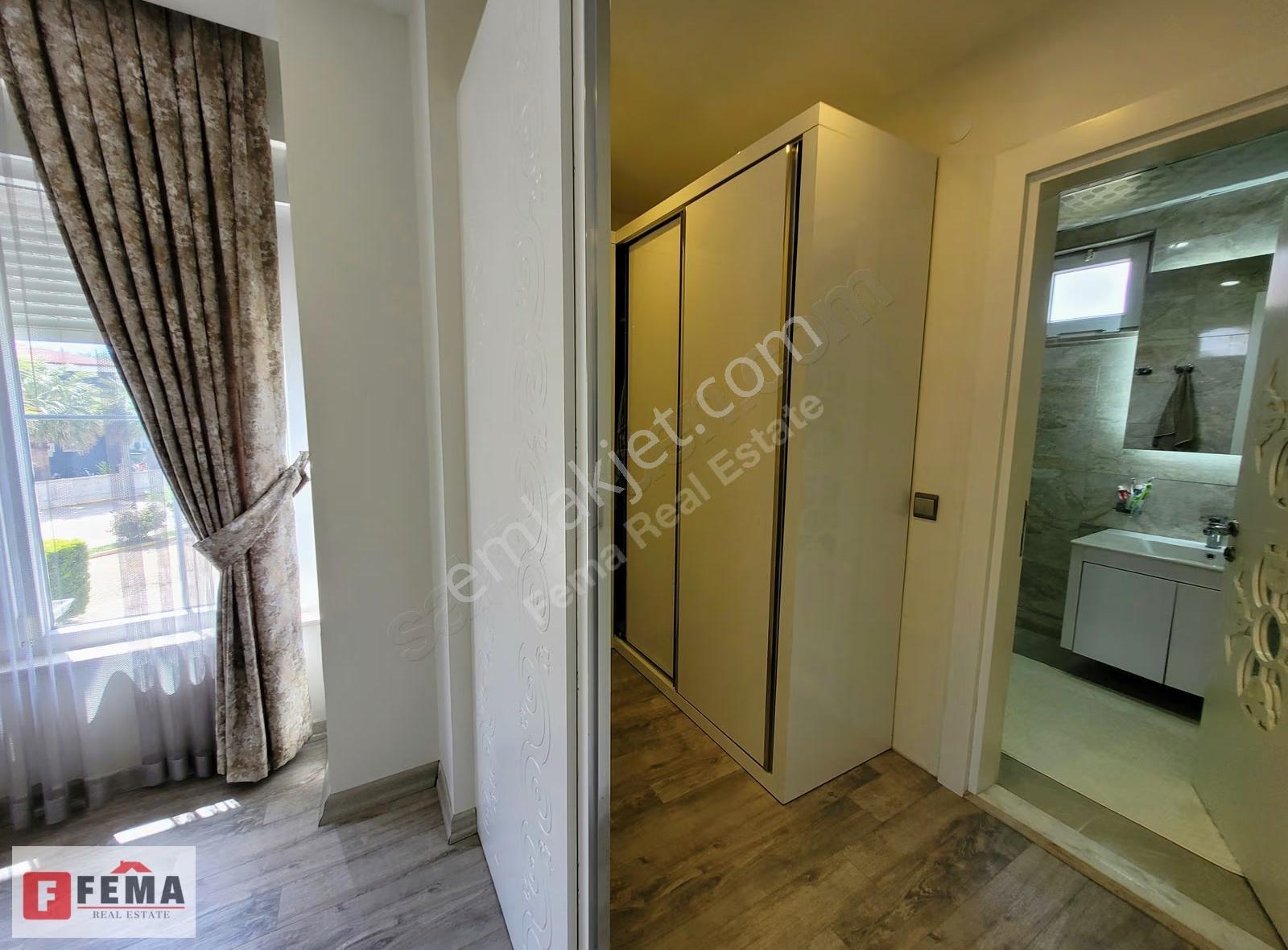 Sitede Bahçeli Açık Havuzlu Kiralık 6+1 Modern Villa - For Rent - Görsel 15