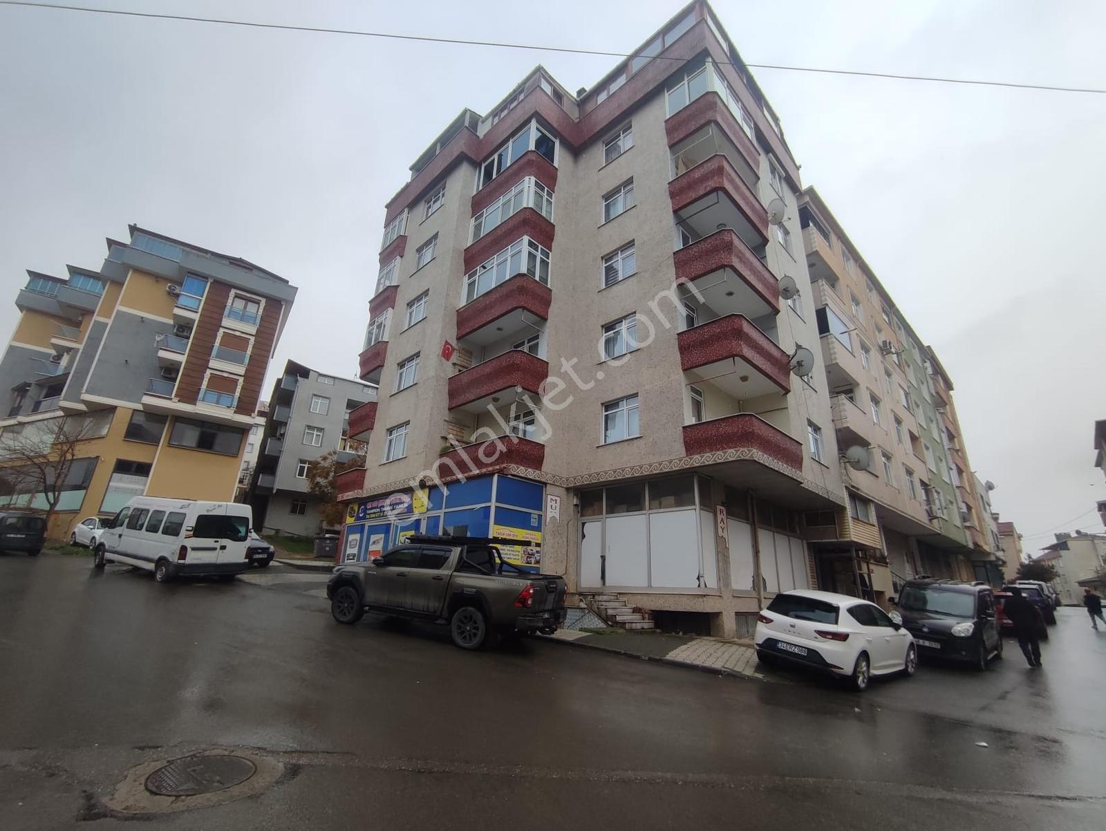 Aydıntepe Yavuz Caddesinde Sanayi Elektrkli 340m2 Satılık Dükkan