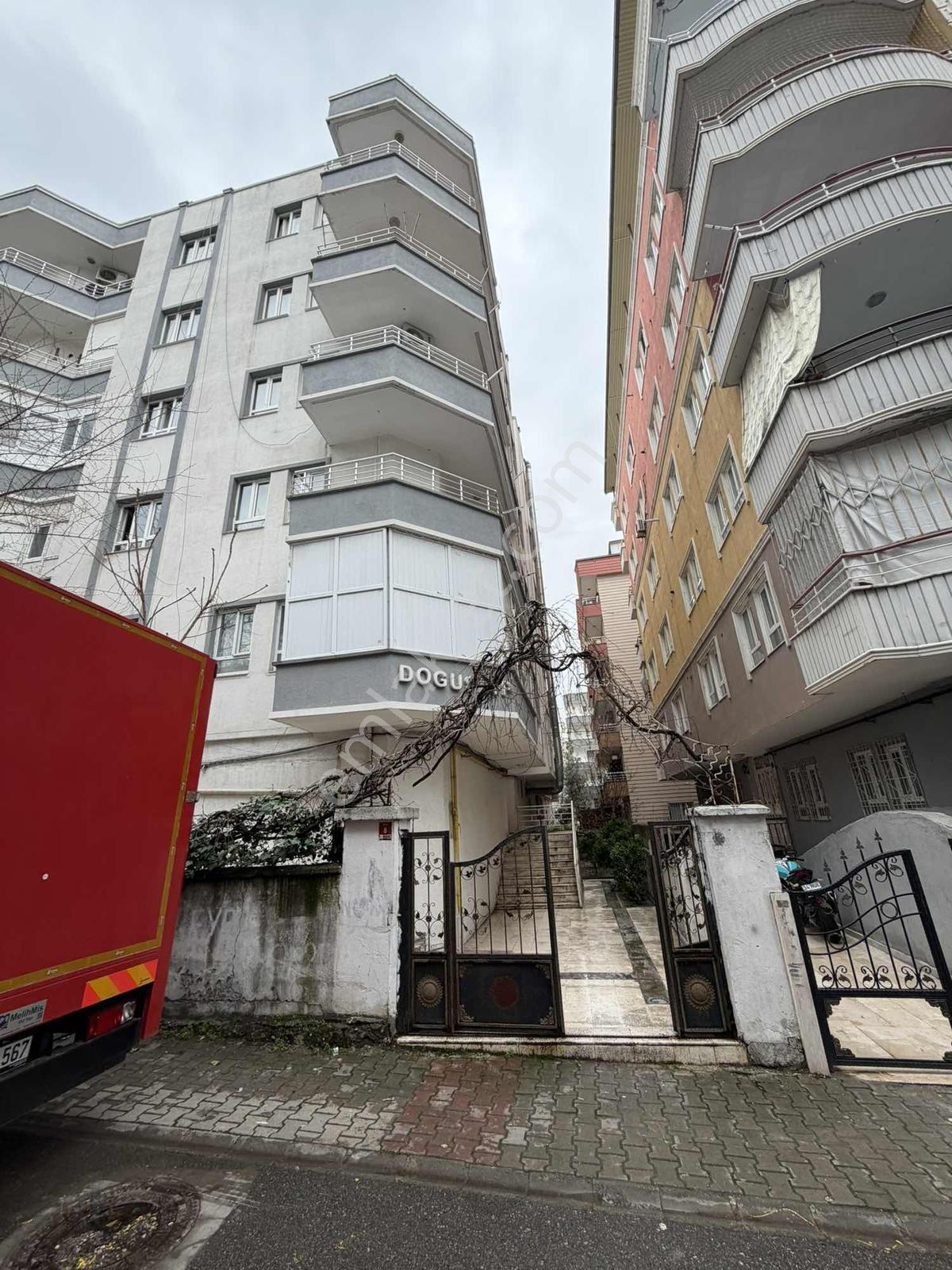 Merkezi Konumda İçi Yenilenmiş Kullanışlı Lüks 3+1 Daire - Görsel 29