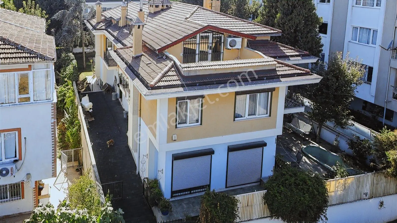 Dragosta Nezih Sakin Bir Sokakta 4 Katlı 300 Brüt M2 250 Net 4+2 - Görsel 44
